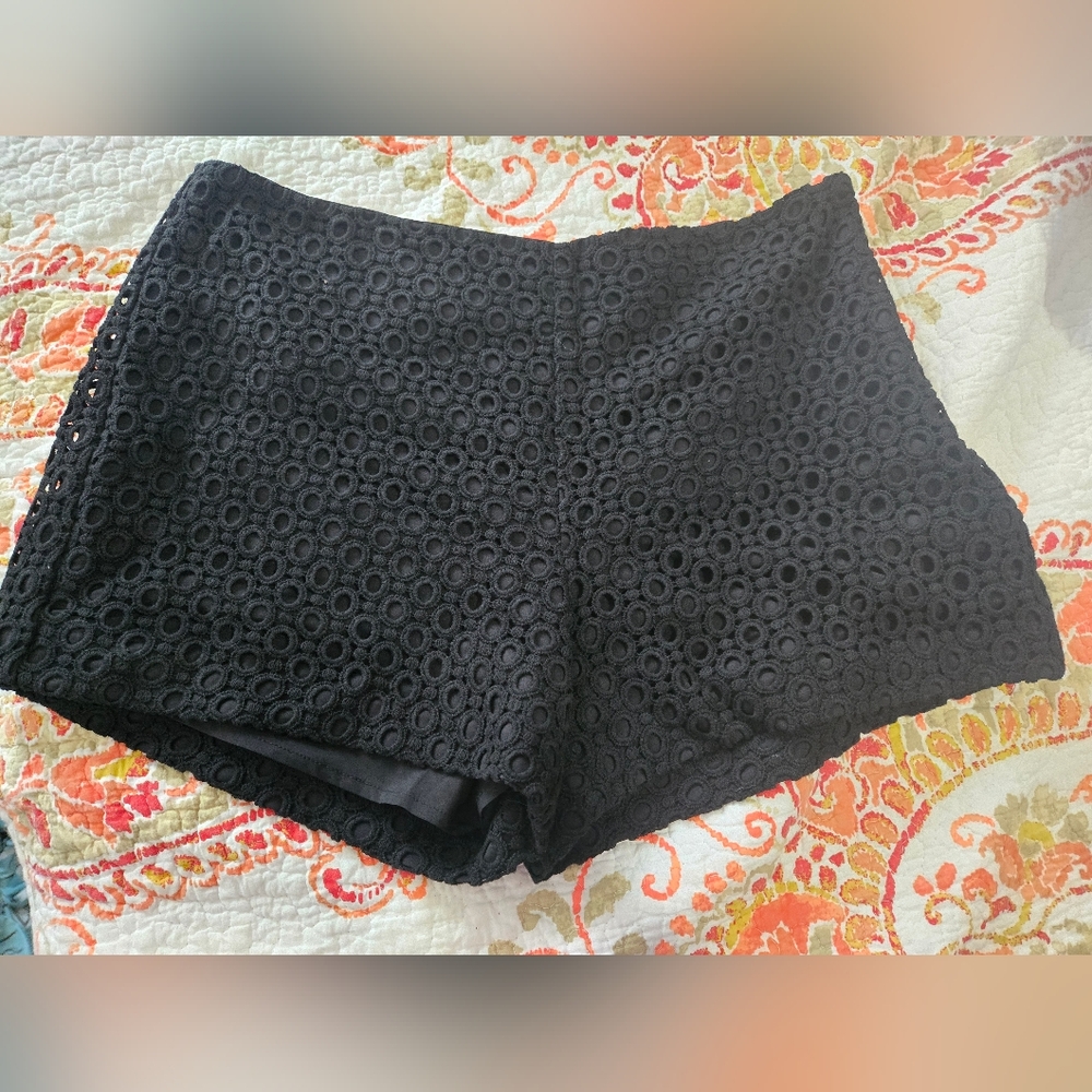 8P Banana Republic Black Eyelet  Shorts
